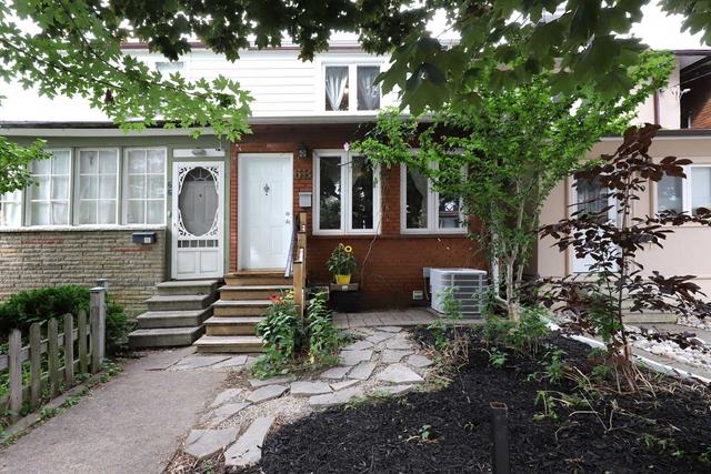 68 Silverthorn Ave, House semidetached with 2 bedrooms, 2 bathrooms and 1 parking in Toronto ON | Image 12