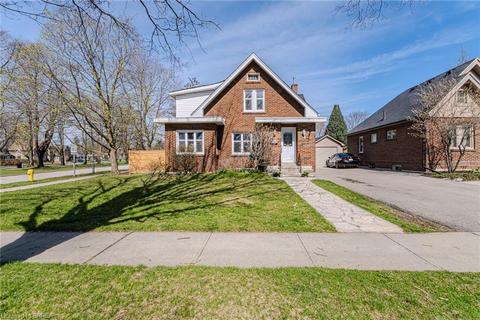 11 Devonshire Avenue, House detached with 3 bedrooms, 1 bathrooms and 4 parking in Brantford ON | Card Image