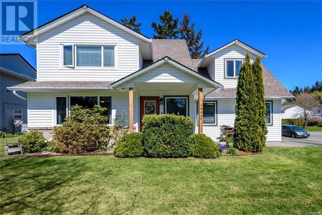 2226 Heron Cres, House detached with 3 bedrooms, 3 bathrooms and 2 parking in Comox BC | Image 1