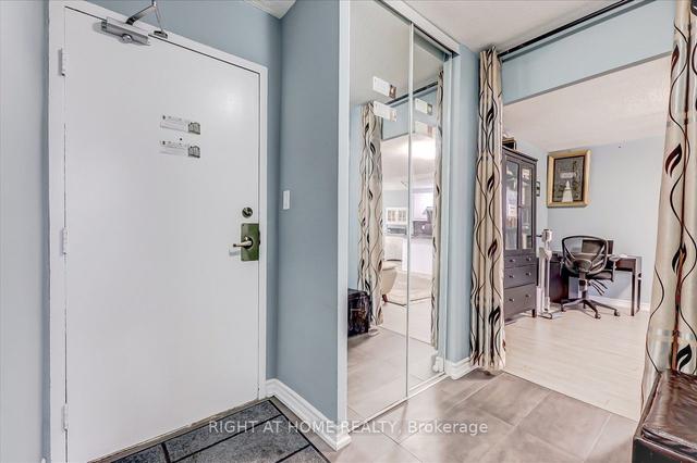 203 - 20 Edgecliff Gfwy, Condo with 3 bedrooms, 2 bathrooms and 1 parking in Toronto ON | Image 27