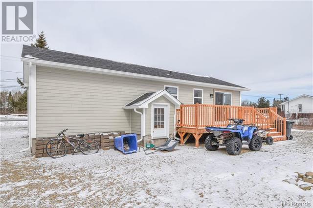 4906 - 11 Route, House detached with 2 bedrooms, 1 bathrooms and null parking in Tracadie NB | Image 5