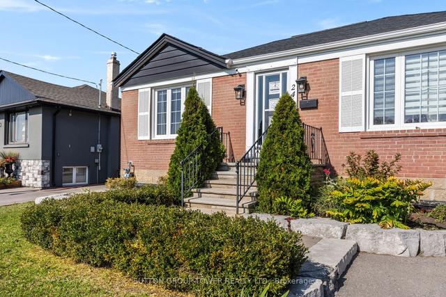 246 Epsom Downs Dr, House detached with 2 bedrooms, 3 bathrooms and 7 parking in Toronto ON | Image 23