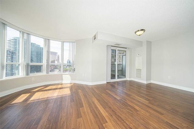 1219 - 500 Doris Ave, Condo with 2 bedrooms, 2 bathrooms and 1 parking in Toronto ON | Image 8
