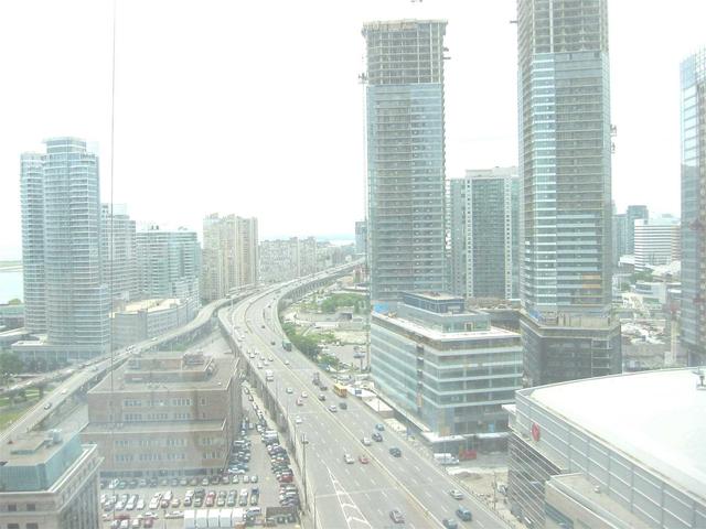 2301 - 18 Harbour St, Condo with 2 bedrooms, 2 bathrooms and 1 parking in Toronto ON | Image 10