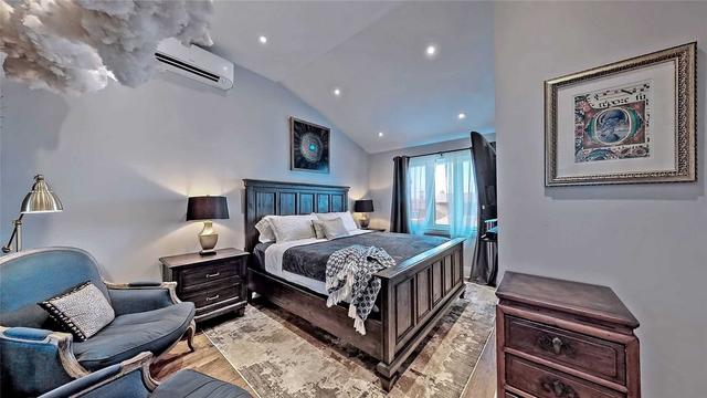 179 Gilbert Ave, House detached with 3 bedrooms, 4 bathrooms and 1 parking in Toronto ON | Image 9