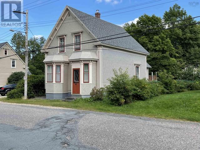43 Fairmont Street, House detached with 4 bedrooms, 1 bathrooms and null parking in Mahone Bay NS | Image 4