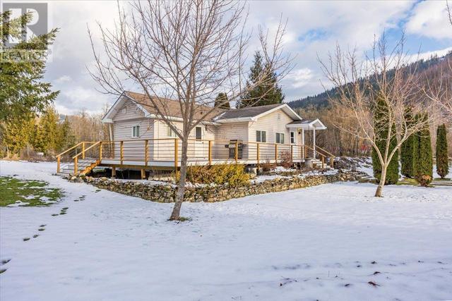 2269 Solsqua Road, House detached with 2 bedrooms, 2 bathrooms and 22 parking in Columbia Shuswap E BC | Image 43