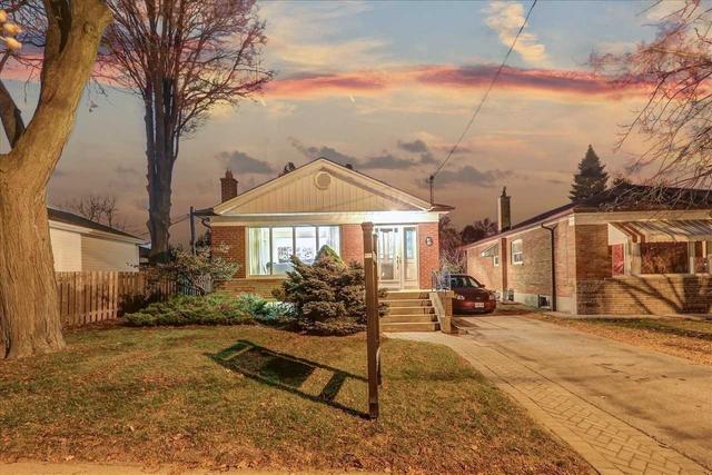 15 Chandler Dr, House detached with 3 bedrooms, 1 bathrooms and 2 parking in Toronto ON | Image 10
