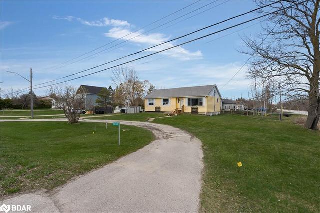 7492 County Road 91, House detached with 5 bedrooms, 2 bathrooms and 10 parking in Clearview ON | Image 1