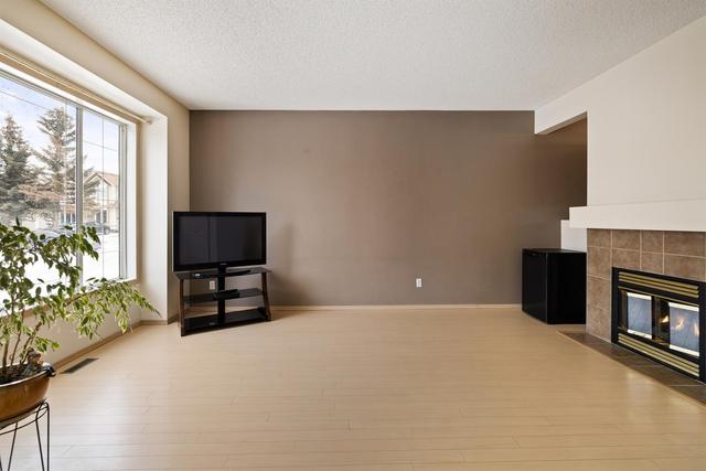52 Shawbrooke Court Sw, Home with 3 bedrooms, 1 bathrooms and 2 parking in Calgary AB | Image 21