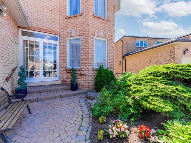 11 Laser Crt, House detached with 4 bedrooms, 4 bathrooms and 4 parking in Richmond Hill ON | Image 12