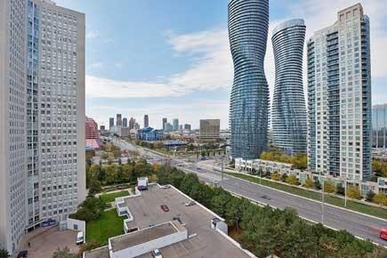 1507 - 3700 Kaneff Cres, Condo with 3 bedrooms, 2 bathrooms and 1 parking in Mississauga ON | Image 1