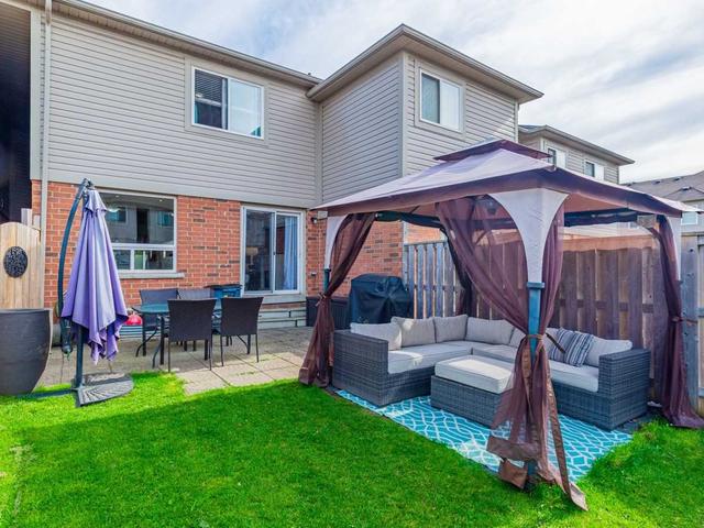 52 Beer Cres, House attached with 3 bedrooms, 2 bathrooms and 2 parking in Ajax ON | Image 16