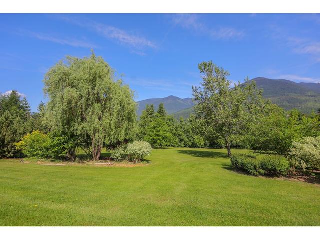 6890 Harrop Procter Road, House detached with 3 bedrooms, 3 bathrooms and 8 parking in Central Kootenay E BC | Image 45