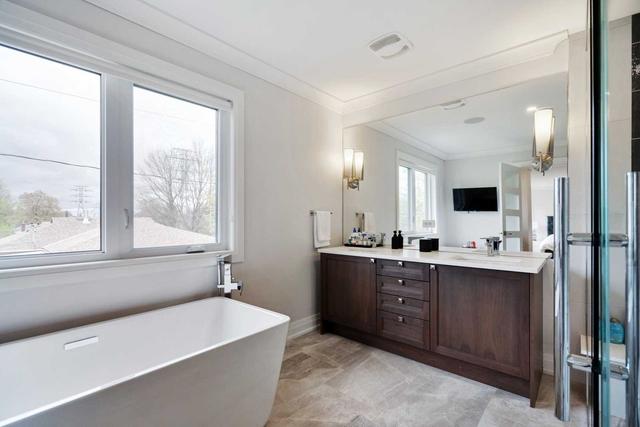 75 St Claire Ave, House detached with 4 bedrooms, 5 bathrooms and 6 parking in Ottawa ON | Image 9
