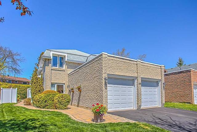 100 Redheugh Cres, House detached with 3 bedrooms, 4 bathrooms and 4 parking in Toronto ON | Image 1