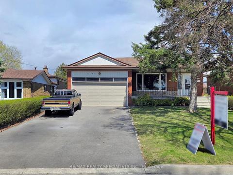 7263 Wainbrook Rd, House detached with 3 bedrooms, 2 bathrooms and 6 parking in Mississauga ON | Card Image