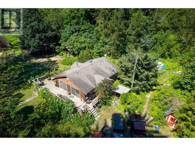 15060 Squamish Valley Road, House detached with 4 bedrooms, 3 bathrooms and 10 parking in Squamish Lillooet D BC | Image 7