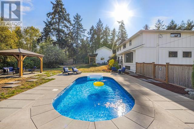 4821 Elk Rd, House detached with 7 bedrooms, 6 bathrooms and 10 parking in Saanich BC | Image 35