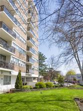 807 - 212 Kerr St, Condo with 2 bedrooms, 1 bathrooms and 1 parking in Oakville ON | Image 1