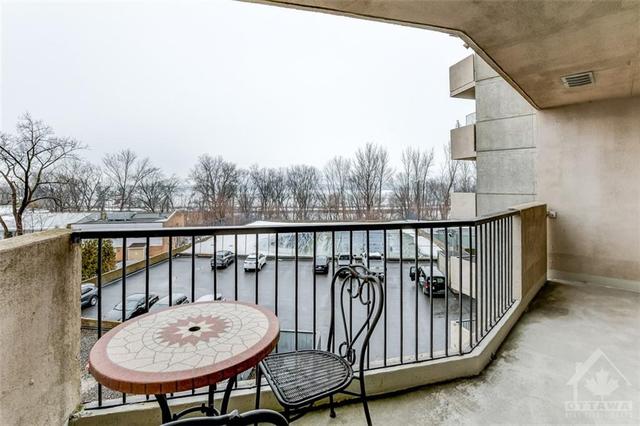 402 - 1025 Richmond Road, Condo with 2 bedrooms, 2 bathrooms and 1 parking in Ottawa ON | Image 25