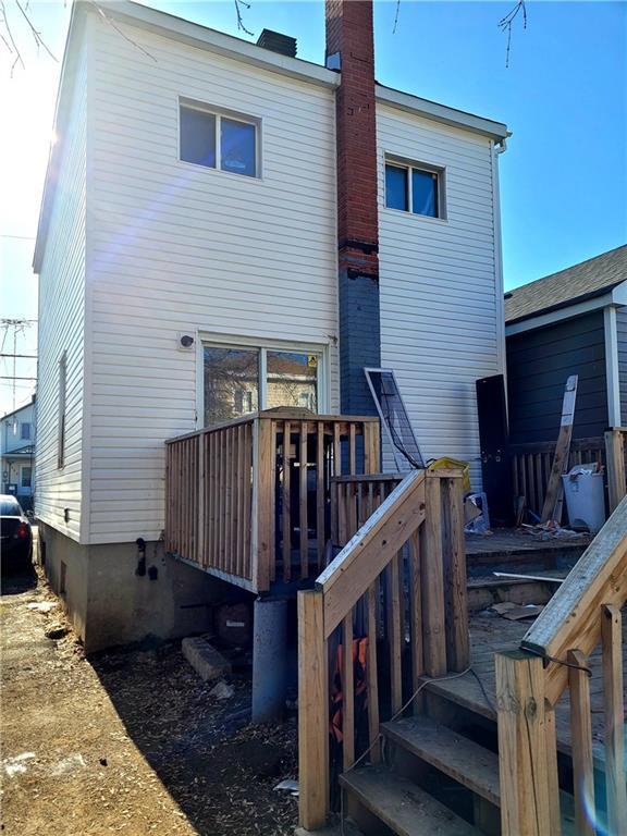 329 Carleton Street, House detached with 3 bedrooms, 1 bathrooms and 1 parking in Cornwall ON | Image 2