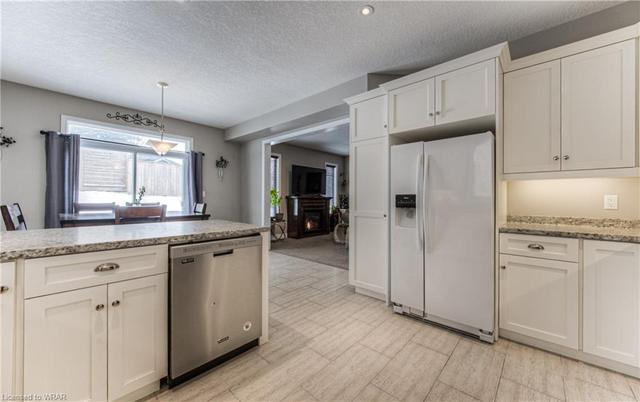 323 Thornhill Place, House detached with 3 bedrooms, 2 bathrooms and 6 parking in Waterloo ON | Image 11