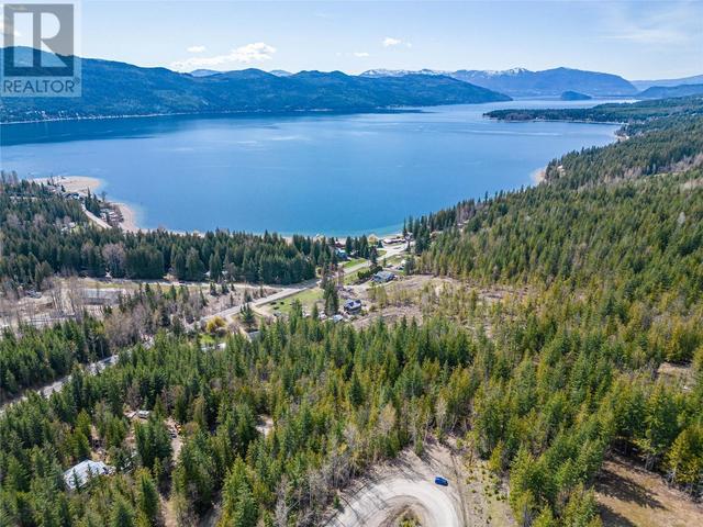 6823 Charleson Road, House detached with 4 bedrooms, 2 bathrooms and null parking in Columbia Shuswap F BC | Image 33