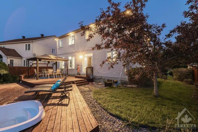 2 Franklin Cathcart Crescent, House detached with 5 bedrooms, 3 bathrooms and 9 parking in Ottawa ON | Image 4