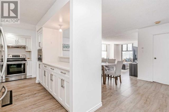 1204, - 1100 8 Avenue Sw, Condo with 2 bedrooms, 1 bathrooms and 1 parking in Calgary AB | Image 8