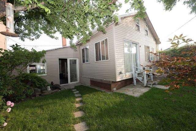 6 Arthur St, House detached with 2 bedrooms, 2 bathrooms and 3 parking in Toronto ON | Image 26