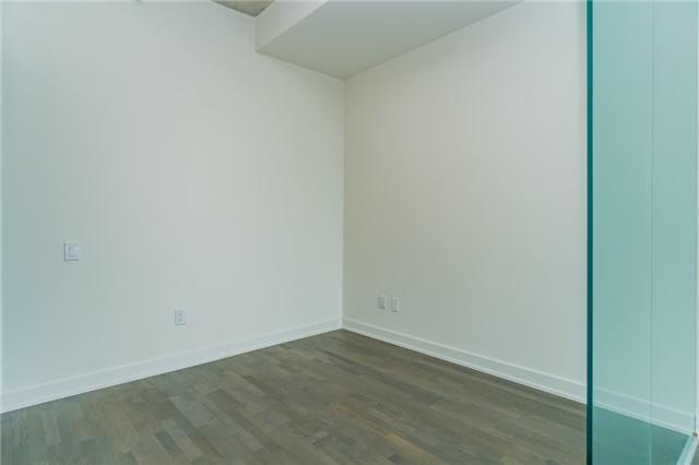 1001 - 38 Stewart St, Condo with 1 bedrooms, 1 bathrooms and null parking in Toronto ON | Image 6
