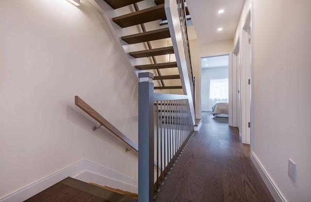 86 A Greensides Ave, House semidetached with 5 bedrooms, 4 bathrooms and null parking in Toronto ON | Image 8