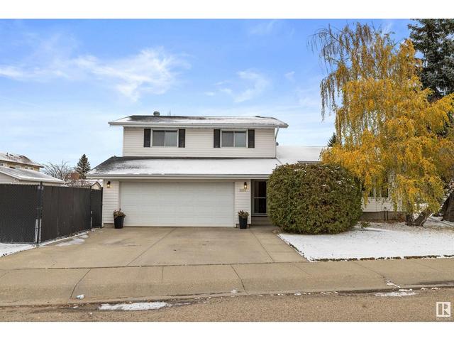 3205 104a St Nw, House detached with 3 bedrooms, 2 bathrooms and null parking in Edmonton AB | Image 1