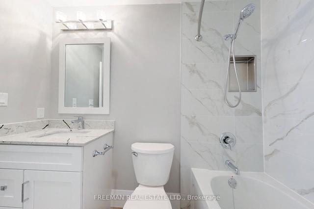 810 - 102 Bloor St W, Condo with 1 bedrooms, 1 bathrooms and 0 parking in Toronto ON | Image 6