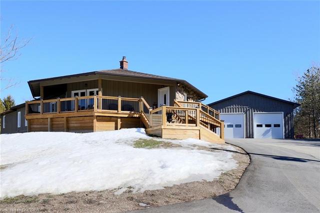 5915 Fifth Line, House detached with 4 bedrooms, 3 bathrooms and 20 parking in Erin ON | Image 5