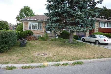 22 Stormont Ave, House detached with 4 bedrooms, 5 bathrooms and 4 parking in Toronto ON | Image 1