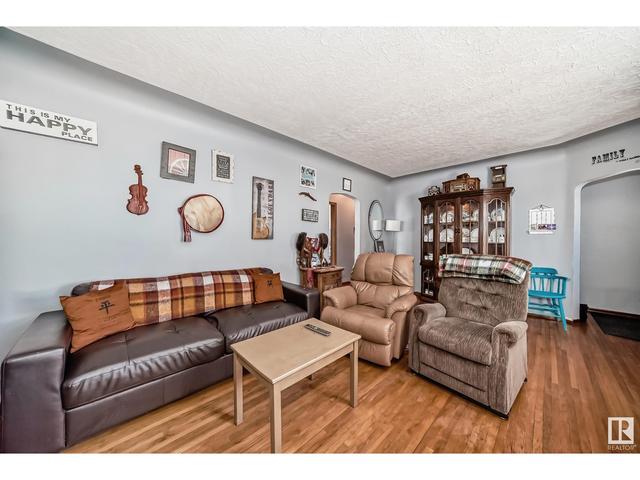 13003 Sherbrooke Av Nw, House detached with 5 bedrooms, 2 bathrooms and null parking in Edmonton AB | Image 4