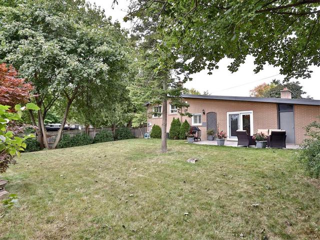 84 Overbank Cres, House detached with 3 bedrooms, 2 bathrooms and 3 parking in Toronto ON | Image 13