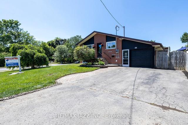 74 High St, House detached with 3 bedrooms, 2 bathrooms and 5 parking in Clarington ON | Image 12