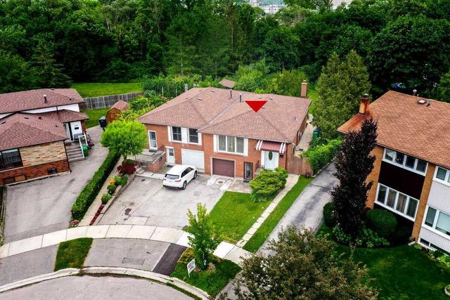 3184 Hedgestone Crt, House semidetached with 3 bedrooms, 2 bathrooms and 3 parking in Mississauga ON | Image 1