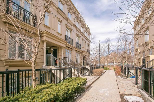 Th35 - 88 Carr St, Townhouse with 2 bedrooms, 2 bathrooms and null parking in Toronto ON | Image 2