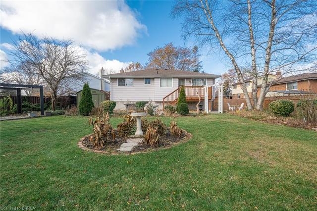5 Mitchell Court, House detached with 4 bedrooms, 1 bathrooms and 3 parking in Brantford ON | Image 15