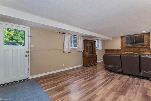 1120 Cambridge Crescent, House detached with 4 bedrooms, 2 bathrooms and 2 parking in Sarnia ON | Image 37