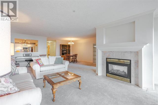 404 - 940 Boulderwood Rise, Condo with 2 bedrooms, 2 bathrooms and 1 parking in Saanich BC | Image 7