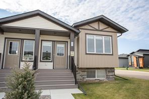 335 Spruce Street, Home with 3 bedrooms, 2 bathrooms and 2 parking in Red Deer County AB | Image 6