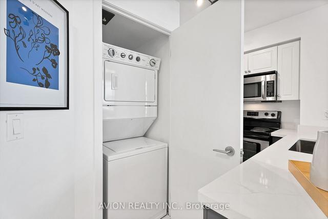 1805 - 215 Fort York Blvd, Condo with 2 bedrooms, 1 bathrooms and 1 parking in Toronto ON | Image 4
