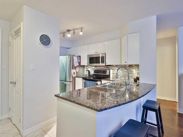 1101 - 801 Bay St, Condo with 2 bedrooms, 3 bathrooms and 1 parking in Toronto ON | Image 3