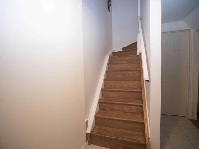 213 Andona Cres, House detached with 3 bedrooms, 3 bathrooms and 3 parking in Toronto ON | Image 15