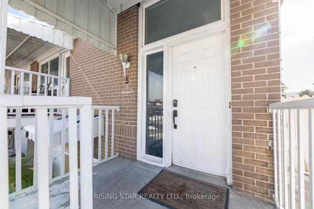 5 Tinton Cres, House semidetached with 3 bedrooms, 3 bathrooms and 4 parking in Toronto ON | Image 31